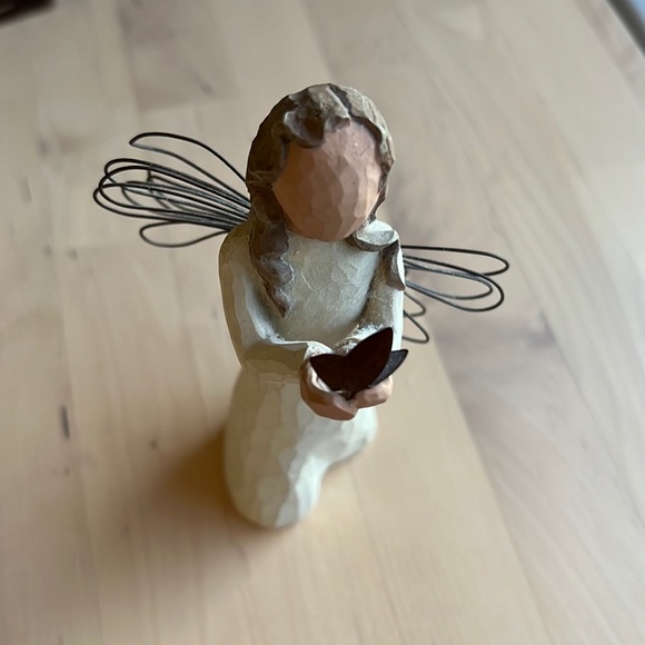 Angel Of Freedom Willow Tree Figurine 2001 - Picture 2 of 4